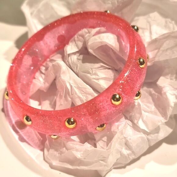 New FREE PEOPLE Pink Studded Resin Bangle Bracelet In Pink - Picture 4 of 8